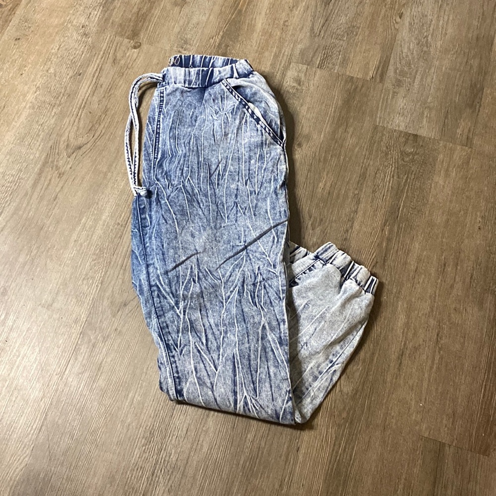 Bamboo light blue crinkle loose joggers